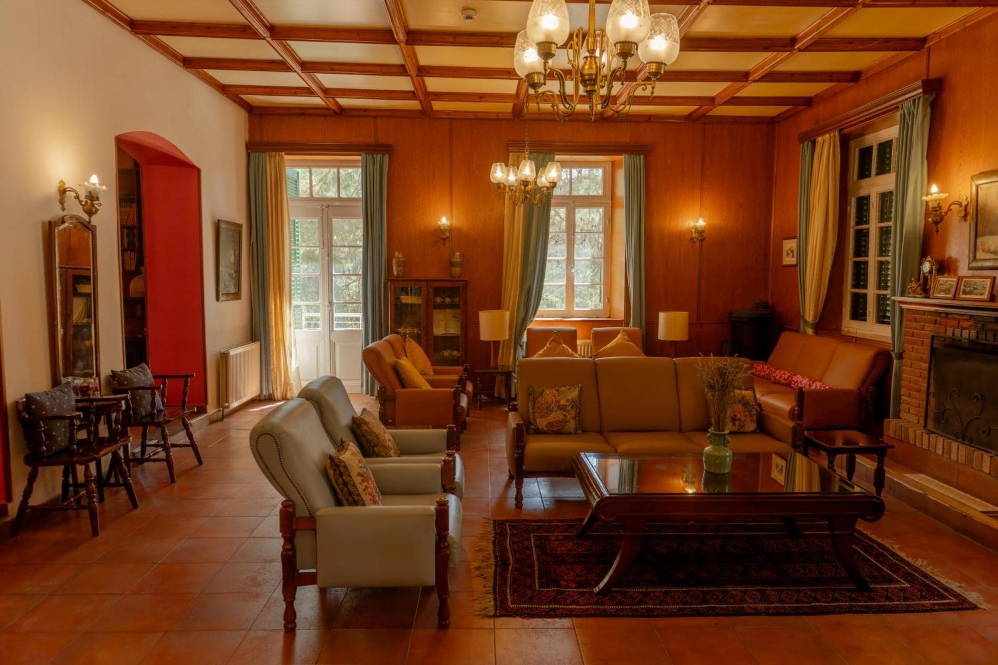 New Helvetia Hotel Platres Bagian luar foto